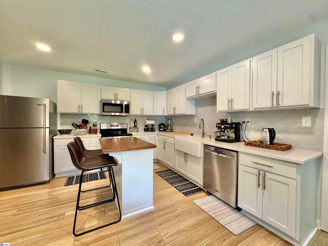 159 Country Creek Drive, Pickens, SC 29671