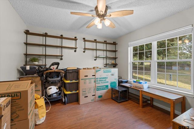 286 Hall Dr, Longview, TX 75605