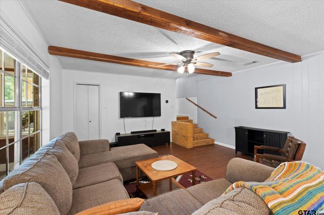 286 Hall Dr, Longview, TX 75605