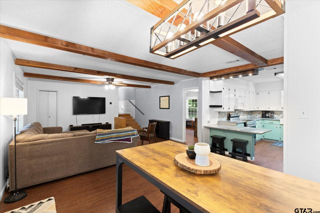 286 Hall Dr, Longview, TX 75605