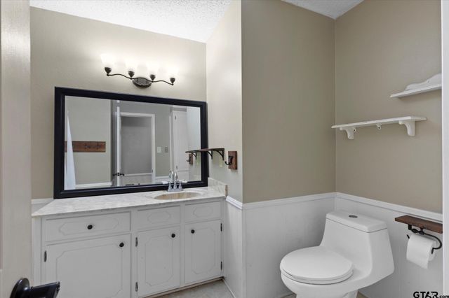 286 Hall Dr, Longview, TX 75605