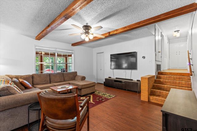 286 Hall Dr, Longview, TX 75605