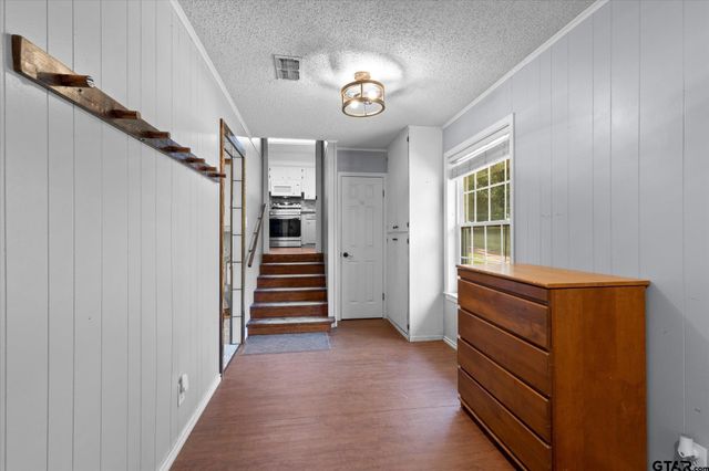 286 Hall Dr, Longview, TX 75605