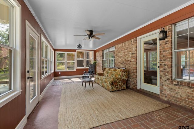 286 Hall Dr, Longview, TX 75605