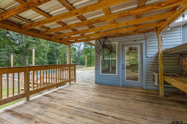 286 Hall Dr, Longview, TX 75605