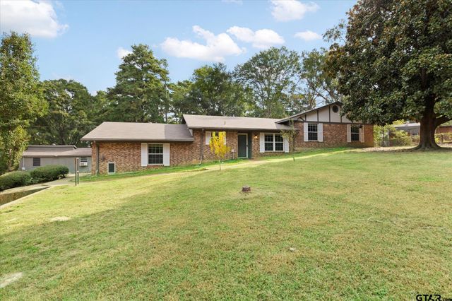 286 Hall Dr, Longview, TX 75605