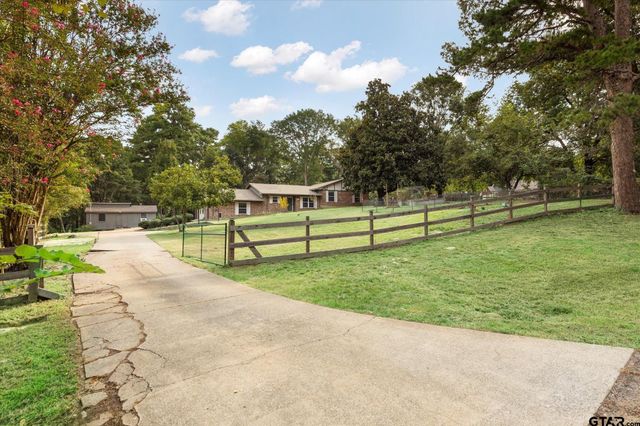 286 Hall Dr, Longview, TX 75605