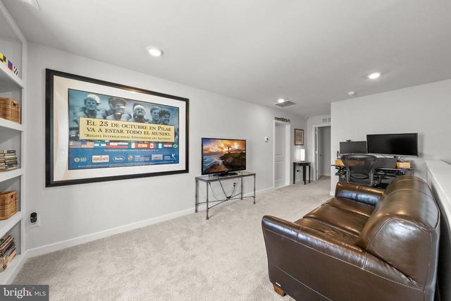 210 CONGRESSIONAL CT, Moorestown, NJ 08057
