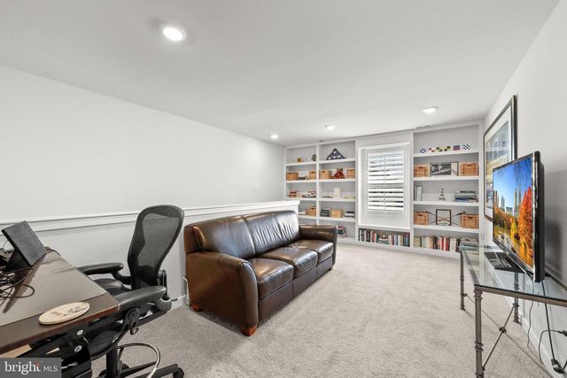 210 CONGRESSIONAL CT, Moorestown, NJ 08057