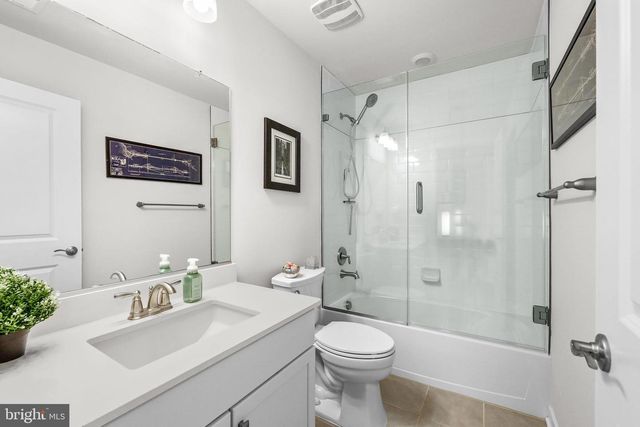 210 CONGRESSIONAL CT, Moorestown, NJ 08057