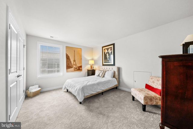 210 CONGRESSIONAL CT, Moorestown, NJ 08057