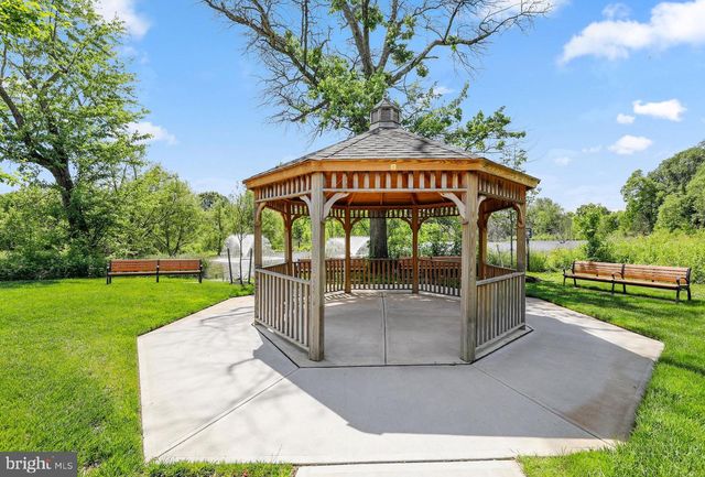 210 CONGRESSIONAL CT, Moorestown, NJ 08057