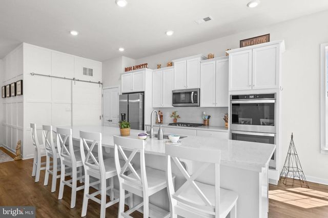 210 CONGRESSIONAL CT, Moorestown, NJ 08057