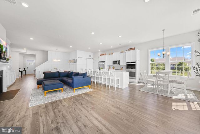 210 CONGRESSIONAL CT, Moorestown, NJ 08057