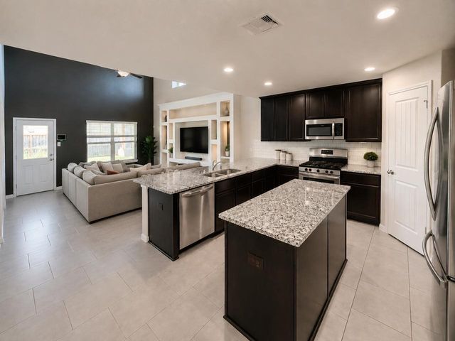 2154 Bravos Manor Lane, Fresno, TX 77545