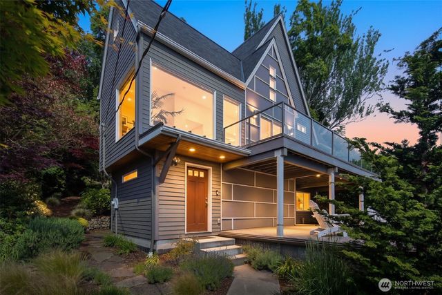 4622 57th Avenue SW, Seattle, WA 98116