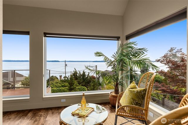 4622 57th Avenue SW, Seattle, WA 98116
