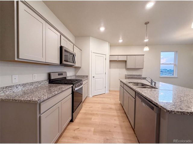 2341 Mountain Sky Dr, Fort Lupton, CO 80621