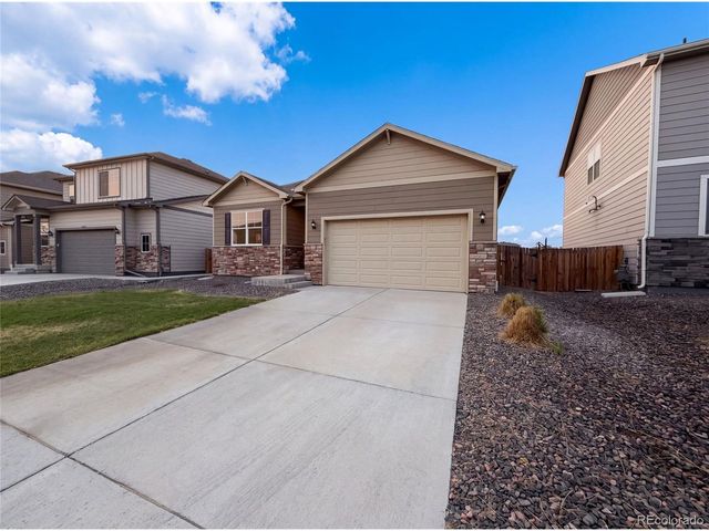 2341 Mountain Sky Dr, Fort Lupton, CO 80621