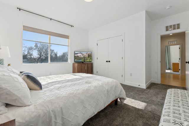 2477 S 700 E, Salt Lake City, UT 84106