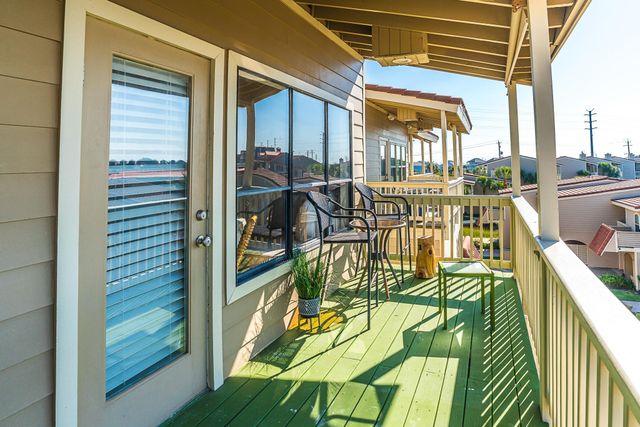 32 Dana Drive, Galveston, TX 77554