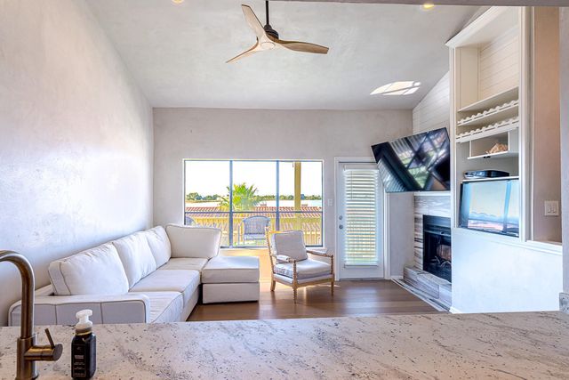 32 Dana Drive, Galveston, TX 77554