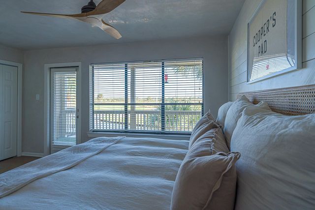 32 Dana Drive, Galveston, TX 77554