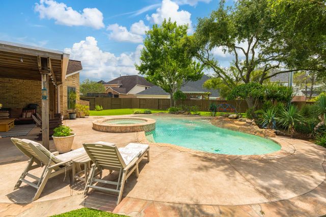 13222 Dusty Grove Lane, Sugar Land, TX 77498