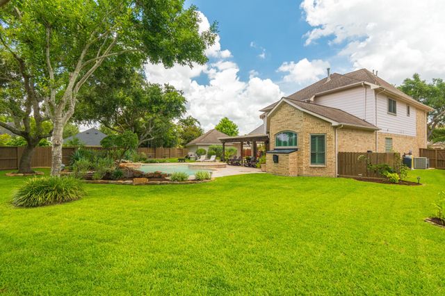 13222 Dusty Grove Lane, Sugar Land, TX 77498