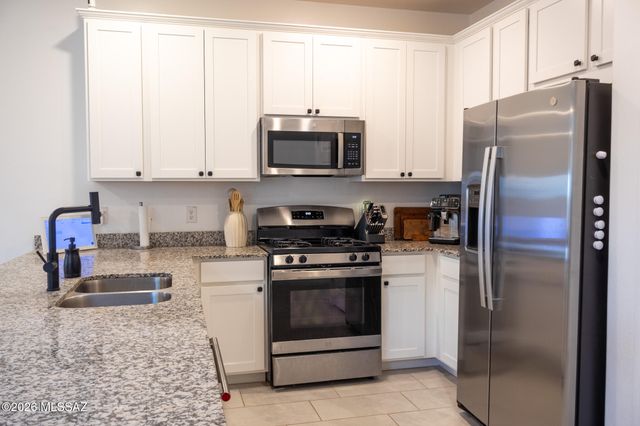 7645 S Camino Alma Vieja, Tucson, AZ 85756