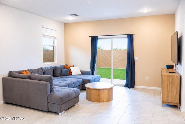 7645 S Camino Alma Vieja, Tucson, AZ 85756