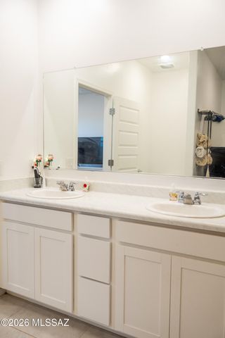 7645 S Camino Alma Vieja, Tucson, AZ 85756