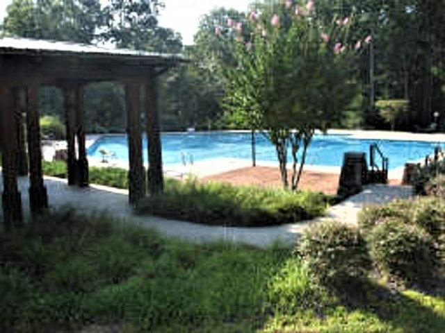 196 Cherokee Drive S, Waleska, GA 30183