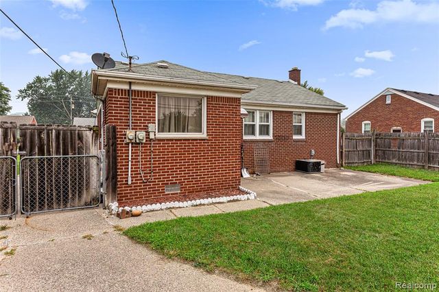 31535 Rush Street, Garden City, MI 48135