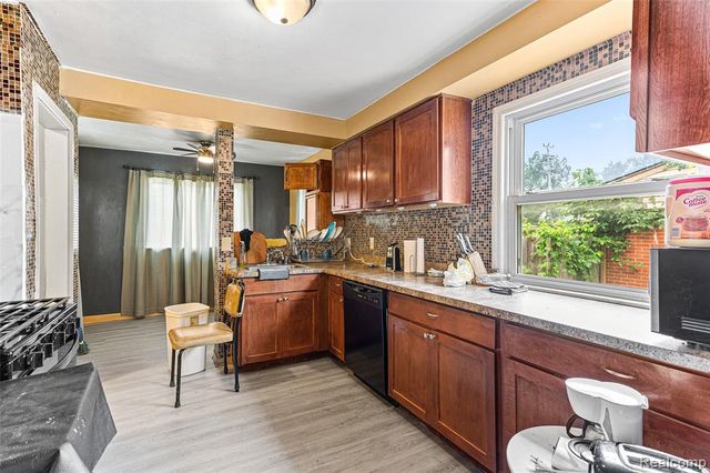 31535 Rush Street, Garden City, MI 48135