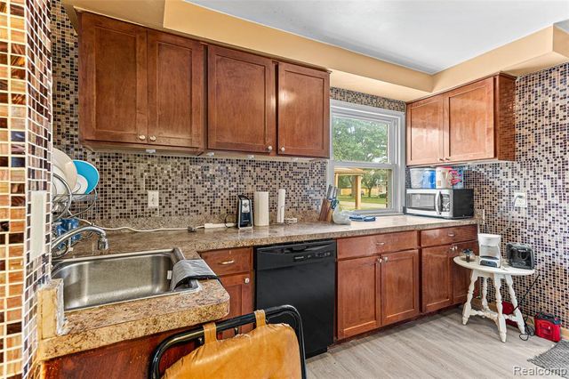 31535 Rush Street, Garden City, MI 48135