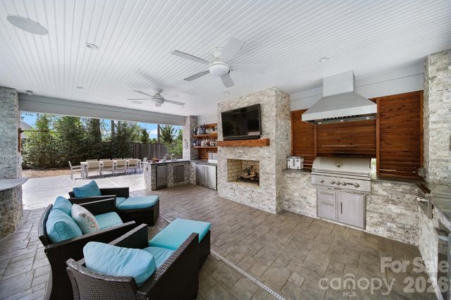 6218 Cory Bret Lane, Charlotte, NC 28278