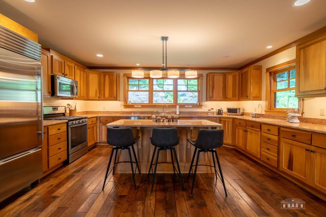 187 Oseetah Woods Road, Saranac Lake, NY 12983