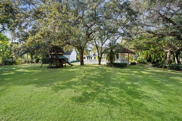 10001 SW 60th Court, Pinecrest, FL 33156