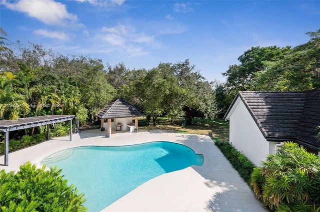 10001 SW 60th Court, Pinecrest, FL 33156