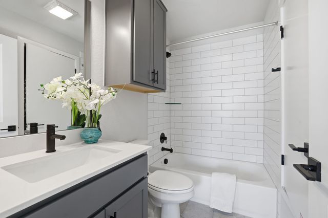 905 Pullman ST, Leander, TX 78641