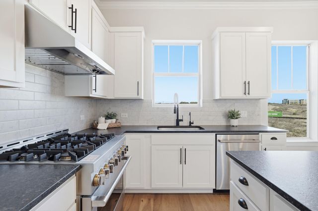 905 Pullman ST, Leander, TX 78641