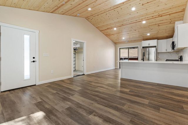 183 Moreno Lane, Sugarloaf, CA 92386