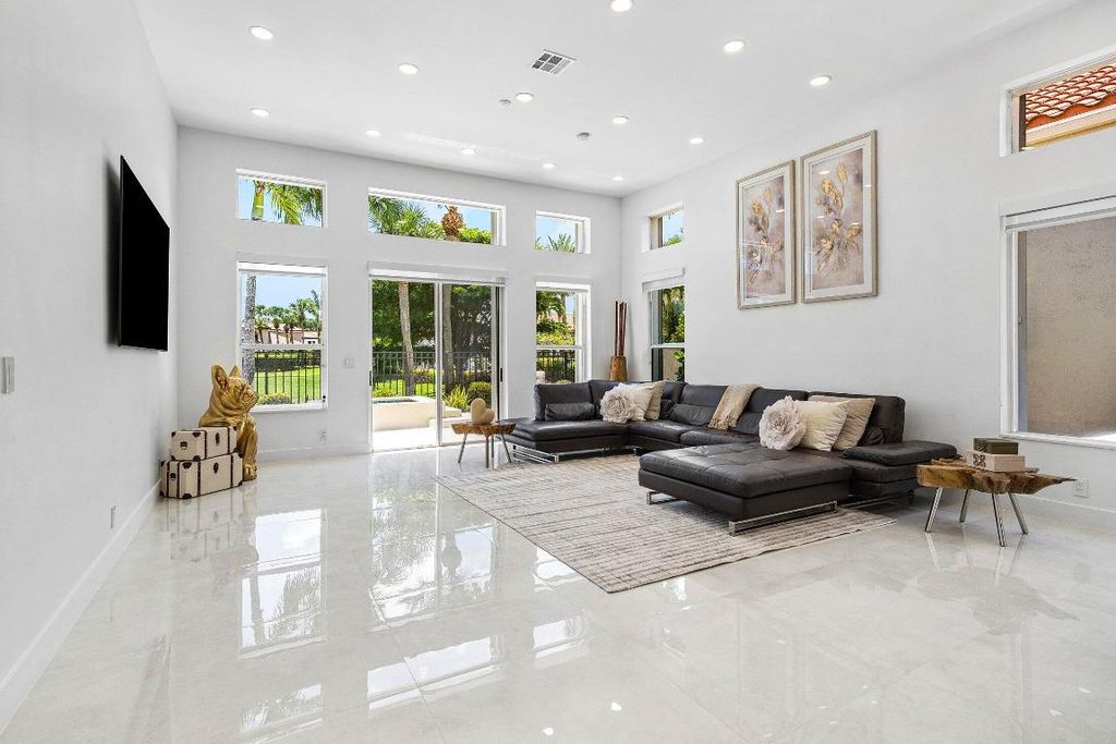 Image 10 of property listing at 6334 NW 24th Street, Boca Raton, FL 33434