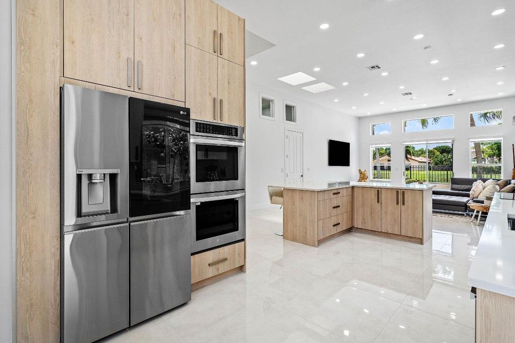 Image 15 of property listing at 6334 NW 24th Street, Boca Raton, FL 33434