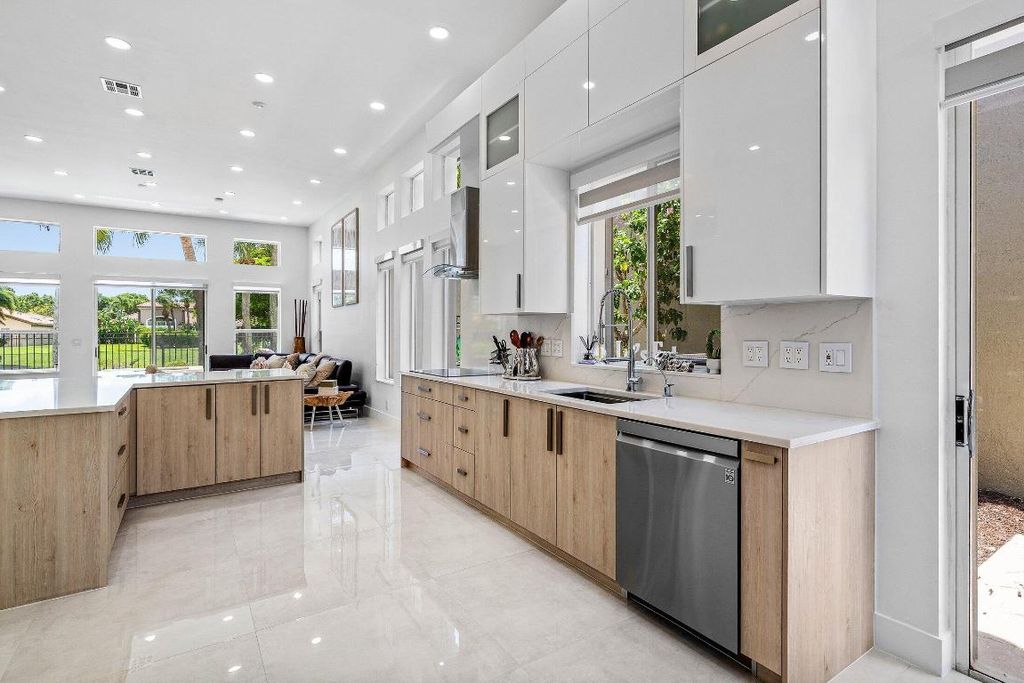 Image 16 of property listing at 6334 NW 24th Street, Boca Raton, FL 33434