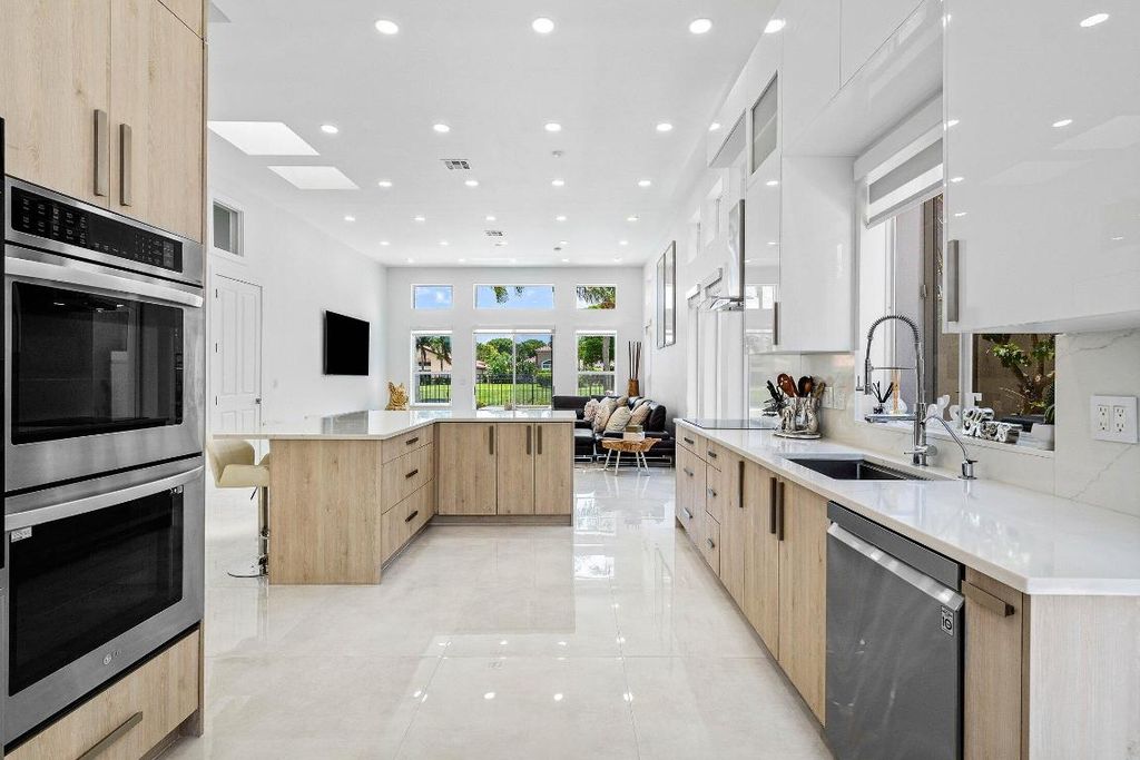 Image 18 of property listing at 6334 NW 24th Street, Boca Raton, FL 33434