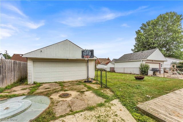 30015 Warren Road, Wickliffe, OH 44092