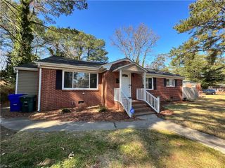 6251 Glenoak DR, Norfolk, VA 23513