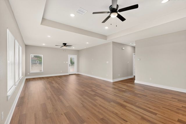 749 J L Drive, Valley View, TX 76272